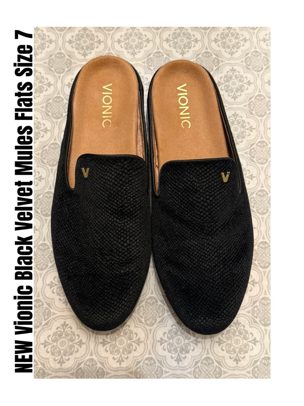 Vionic Black Velvet Mules Flats Size 7